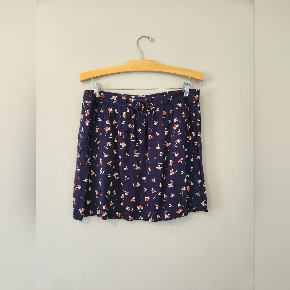 EUC Draper James Navy Floral skirt sz L